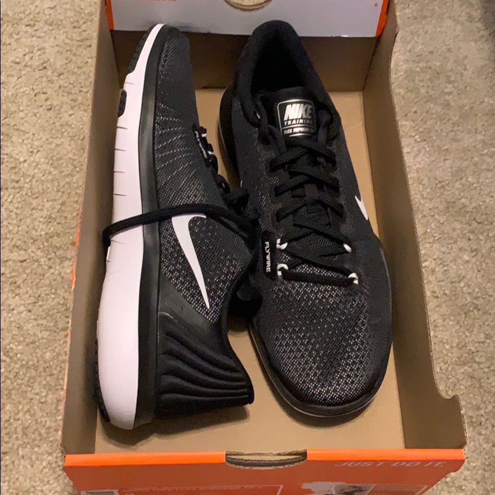 Women’s Nike flex supreme train 5 size 9